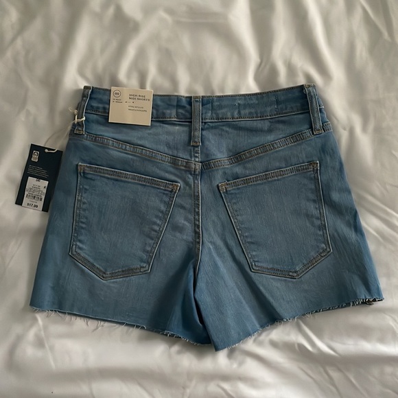 High Rise Shorts - Picture 5 of 5